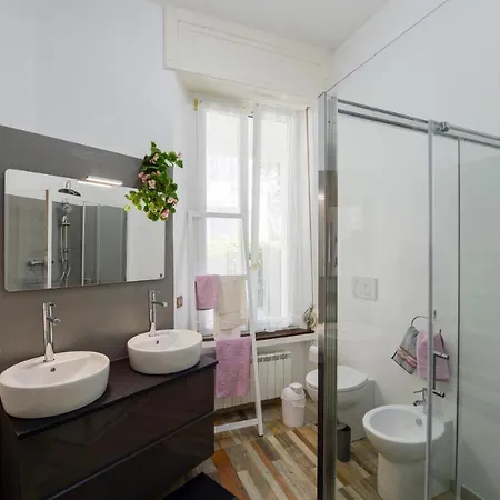 Your Dream On Maggiore: Historic House E Private Jacuzzi Prázdninový dům Stresa