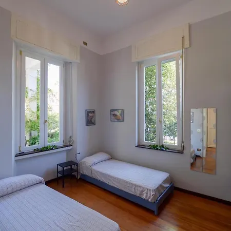 Your Dream On Maggiore: Historic House E Private Jacuzzi Ferienhaus