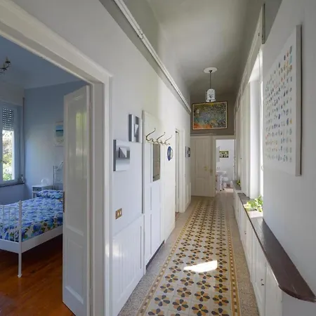 Your Dream On Maggiore: Historic House E Private Jacuzzi Дом отдыха Стреза