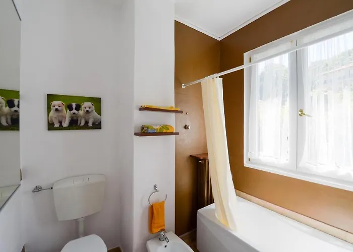 Your Dream On Maggiore: Historic House E Private Jacuzzi ستريزا